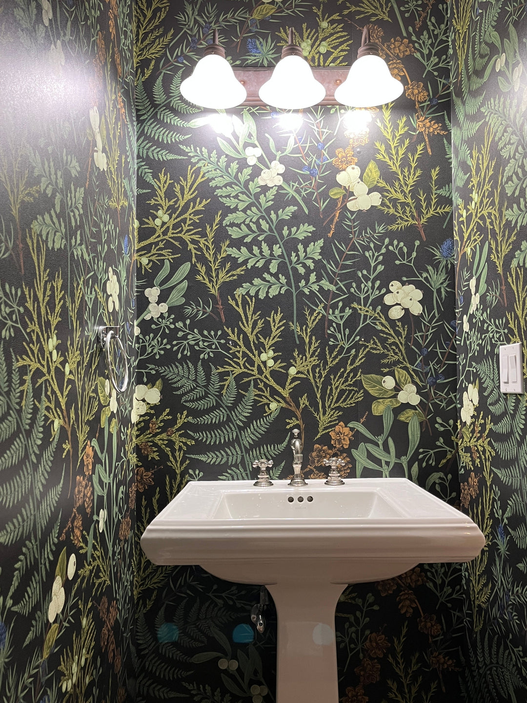 Breaking Down Wallpaper Installation Costs &amp; Prep: Your Wallpaper Pricing Guide